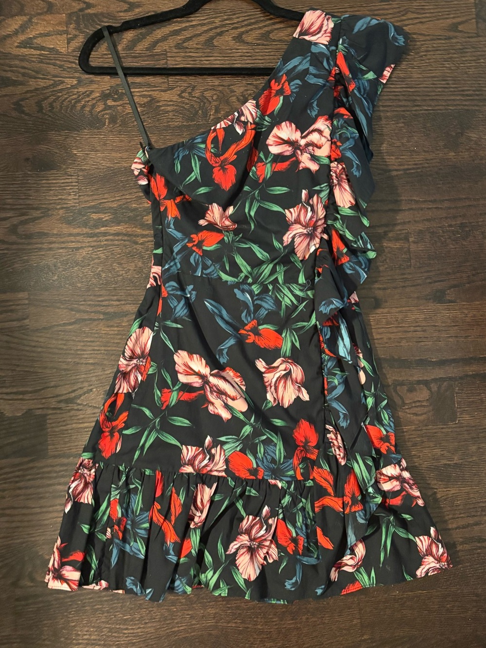 Pam & Gela Black Floral One-Shoulder Ruffle Mini Dress 

petite fits like XS